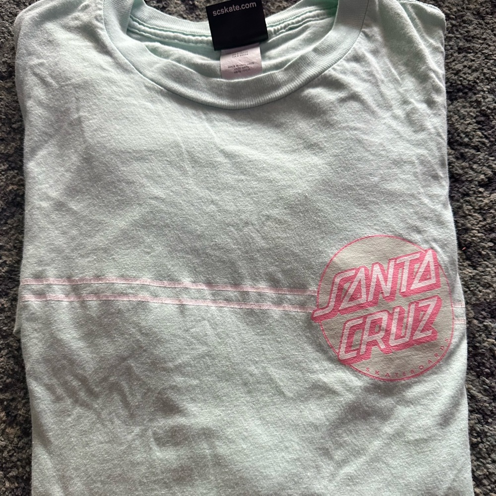 Santa Cruz small t shirt